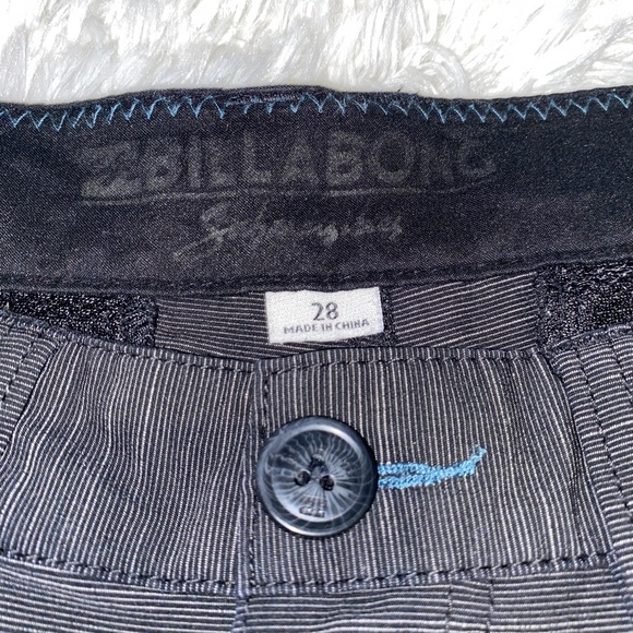 Billabong Gray shorts size 28 - Picture 4 of 6